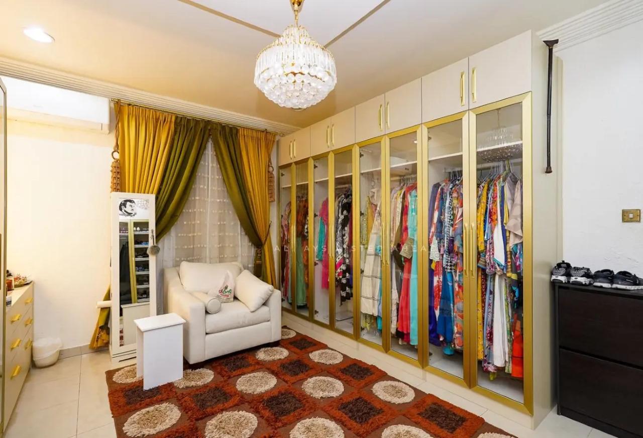 Villa 5 chambres avec chambre de service à vendre à Al Wakrah