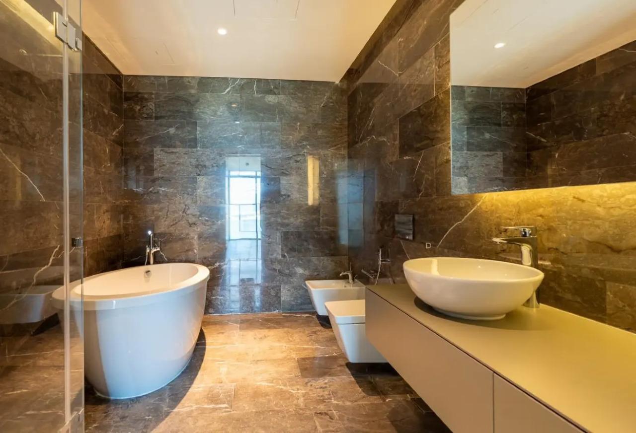 Maison de ville prête à emménager avec vue sur la mer à Lusail Marina