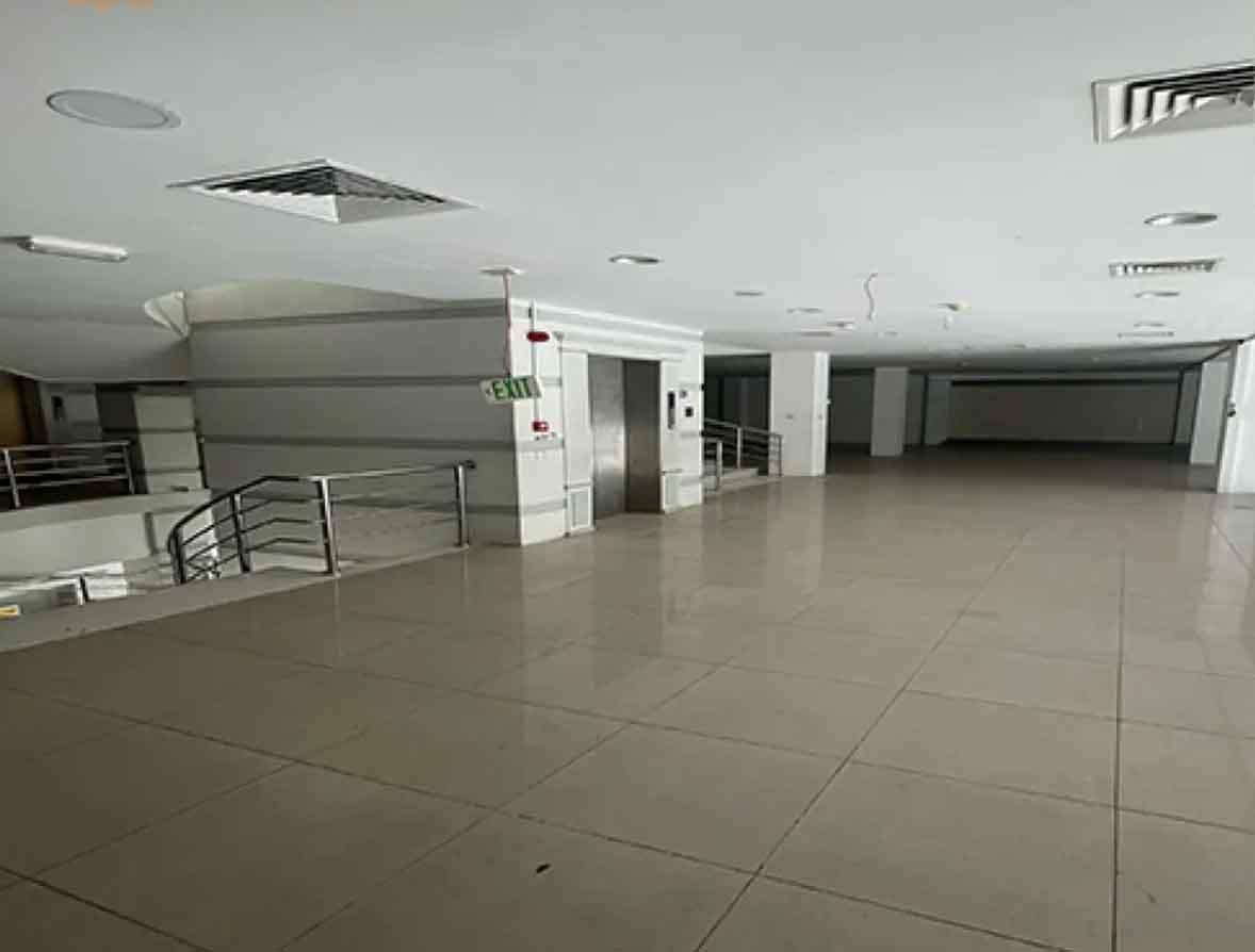 Spacieux showroom à louer à Salwa Road, Al Rayyan