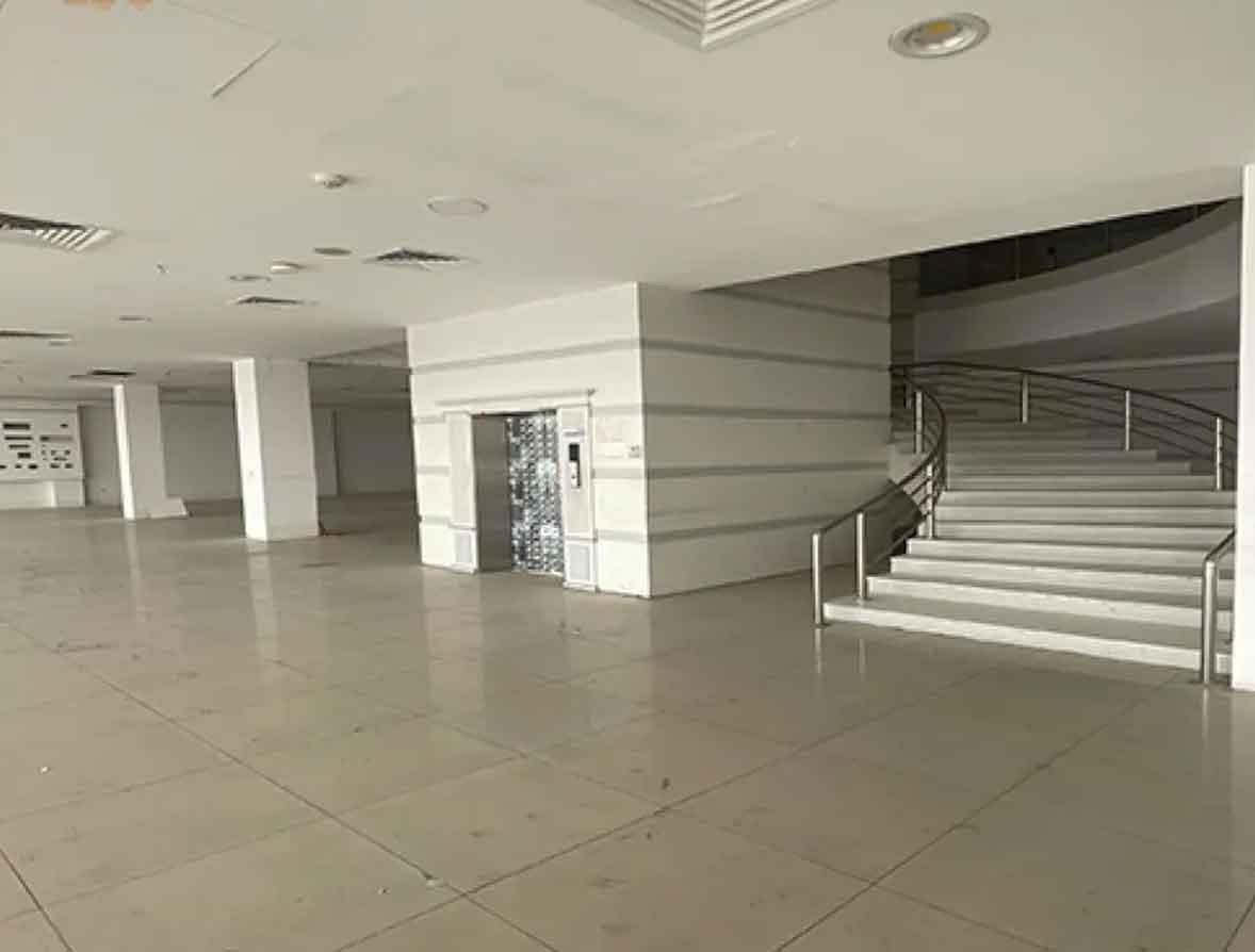 Spacieux showroom à louer à Salwa Road, Al Rayyan